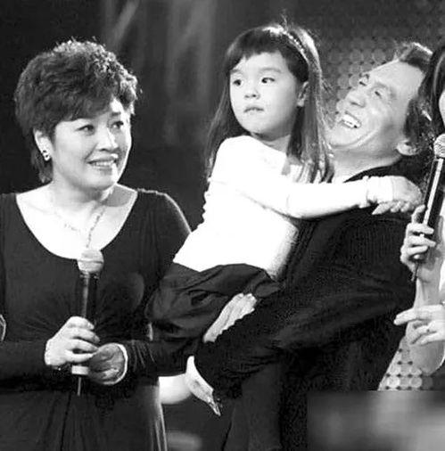 李咏妻子家庭背景,出身名门，才华横溢